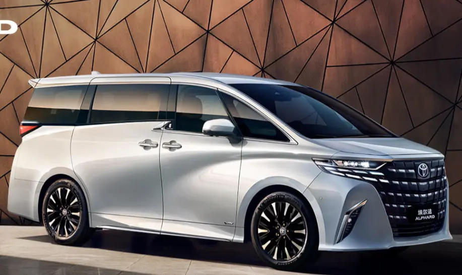 ทำงานจาก Alphard ออฟฟิศเคลื่อนที่ยุคใหม่
